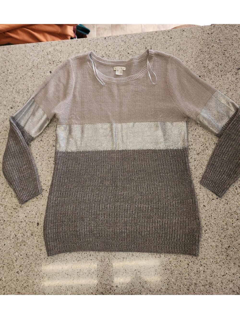 Sweater - Picture 4 of 9